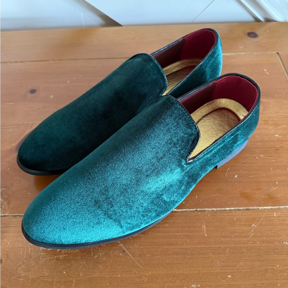 Elegant Green Velvet Men's Loafers. Size 44 EU - 10.5-11 US Men’s.New!